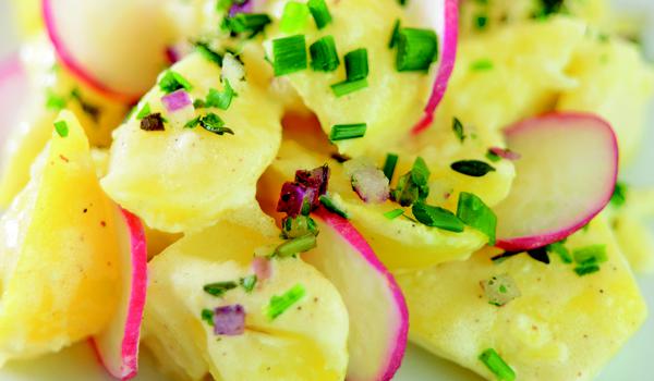 Omas Kartoffelsalat mit Grüne-Sauce Fischbällchen Abbildung